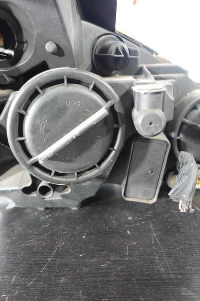 Mercedes C-Klasse W204 S204 Scheinwerfer links Halogen 2011 M09 – Bild 9