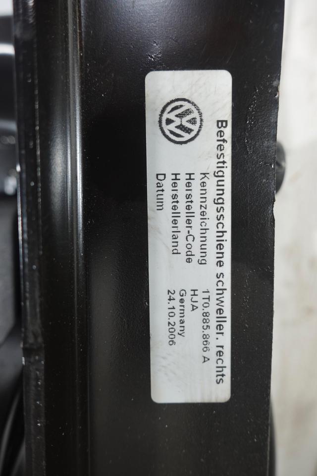 Touran 1T Rücksitze 2x Einzelsitz Stoff Schwarz 1T0885021P1T0 M38 – Bild 9