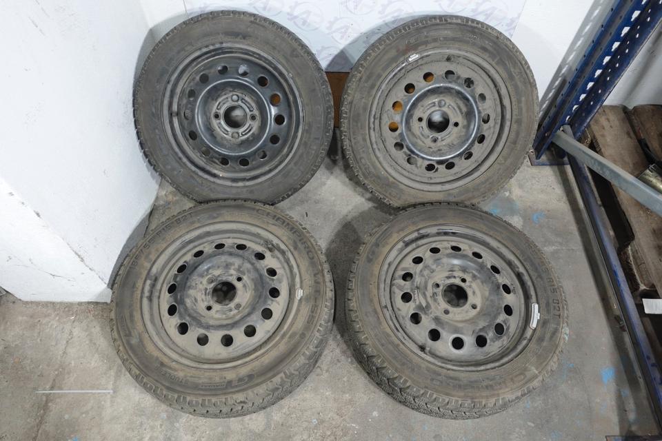 4x Winterräder Stahlfelgen 185/55 R15 82T 4-Loch ohne Radkappen – Bild 2