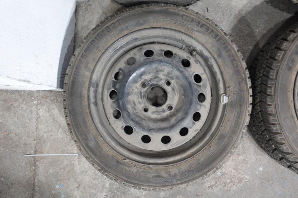 4x Winterräder Stahlfelgen 185/55 R15 82T 4-Loch ohne Radkappen – Bild 3