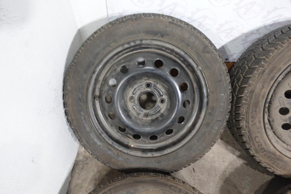 4x Winterräder Stahlfelgen 185/55 R15 82T 4-Loch ohne Radkappen – Bild 4