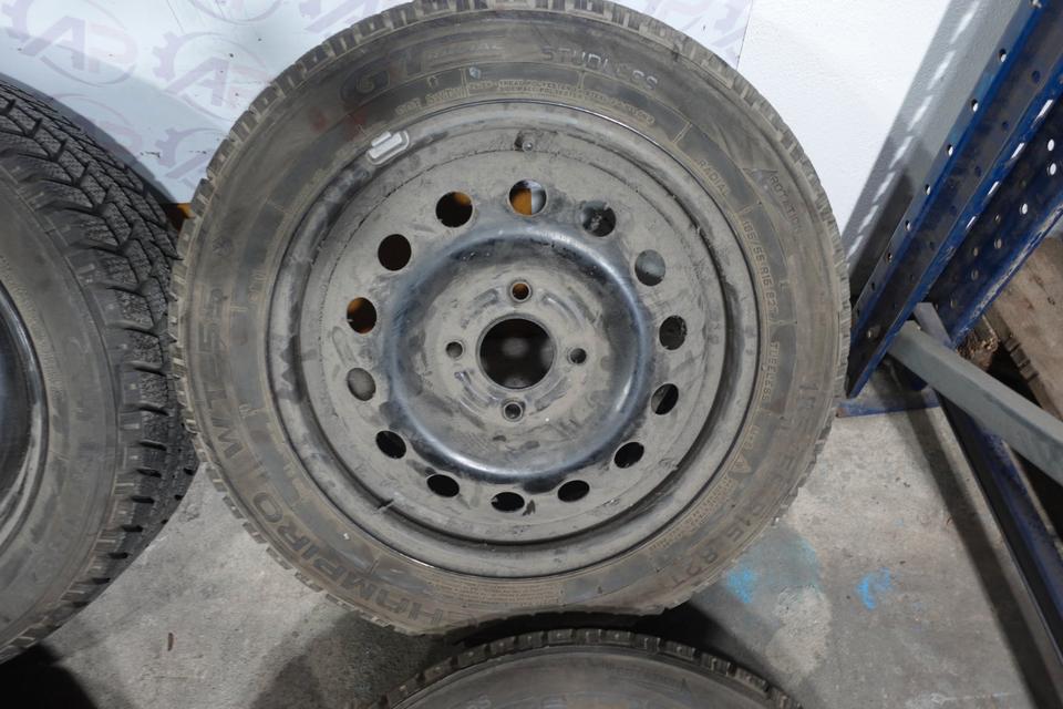 4x Winterräder Stahlfelgen 185/55 R15 82T 4-Loch ohne Radkappen – Bild 5