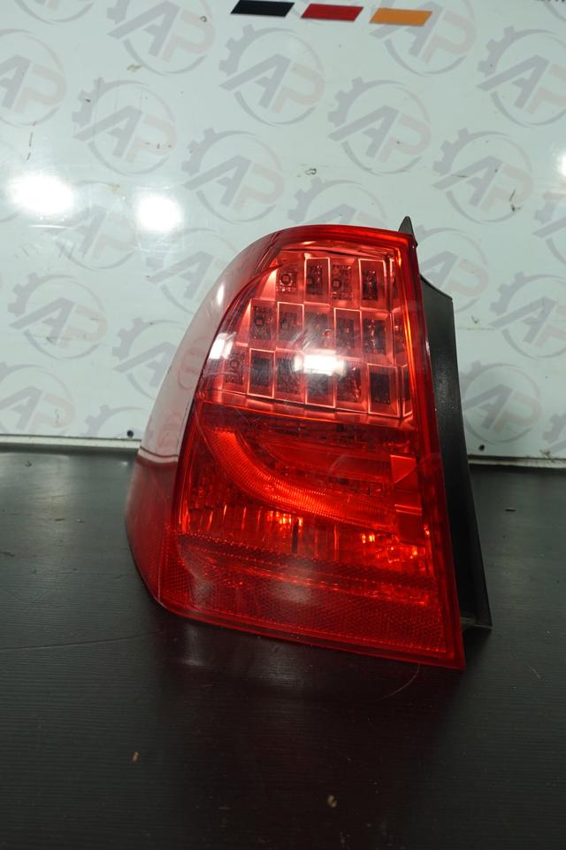 BMW 3er E91 LCI Heckleuchte Rückleuchte links 2010 Original M06 – Bild 2