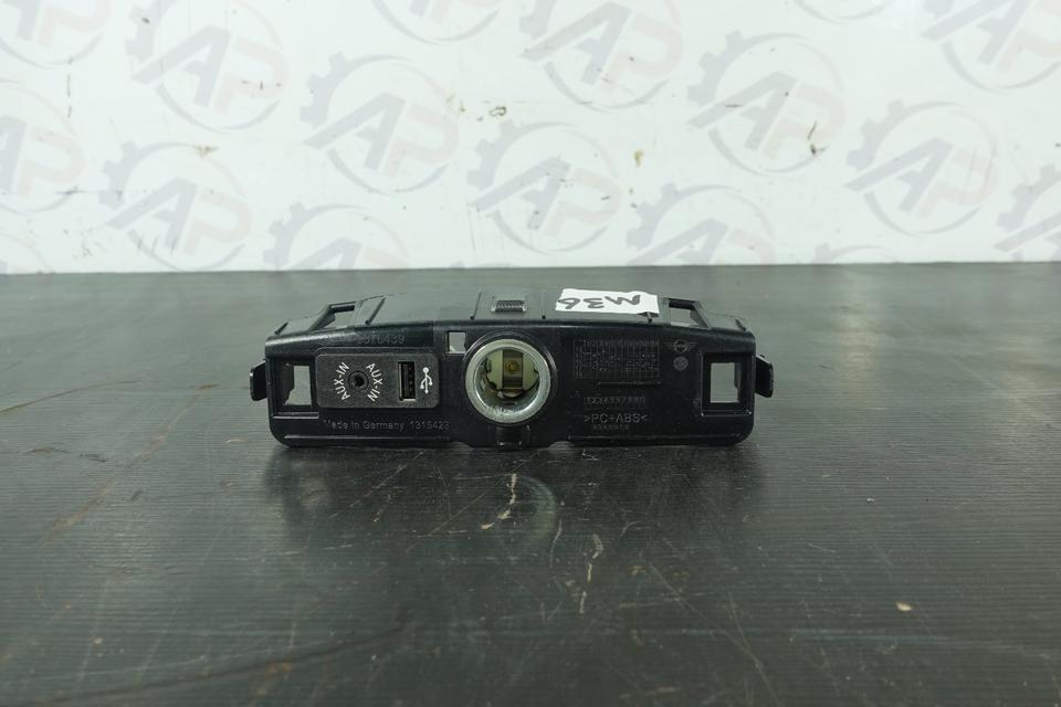 Clubman F54 USB AUX 12V Steckdose Mittelkonsole 2018 M36 – Bild 2