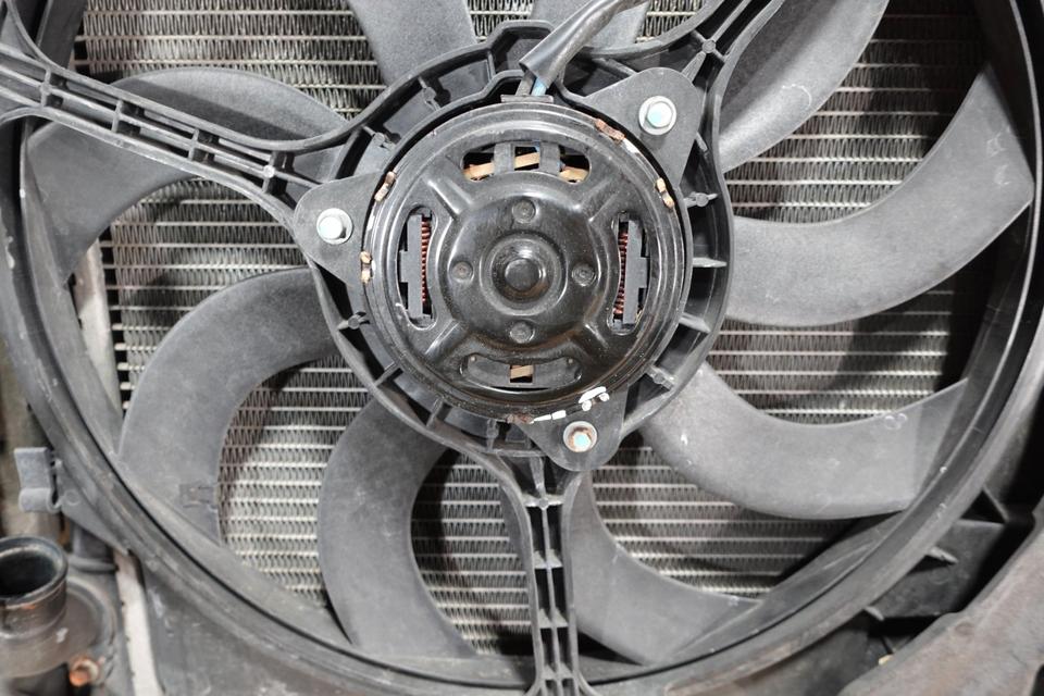 MINI Cooper R50 R52 R53 Frontmaske Kühlerpaket 2005 M37 – Bild 15