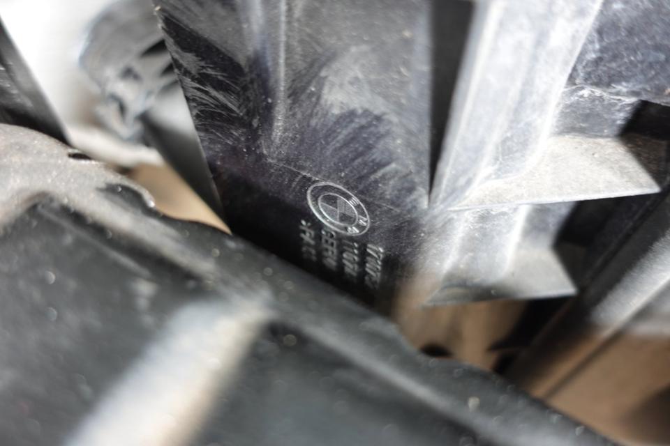 M Paket BMW 3er E90 320i Frontmaske Kühlerpaket Lüfter 2010 M06 – Bild 8