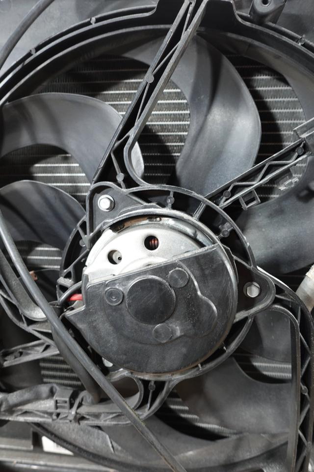 Volvo V60 Frontmaske Kühlerpaket M33 – Bild 9