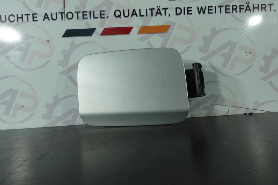 Original BMW 3er E90 Tankklappe Silber Metallic 2005–2011 M02 – Bild 2