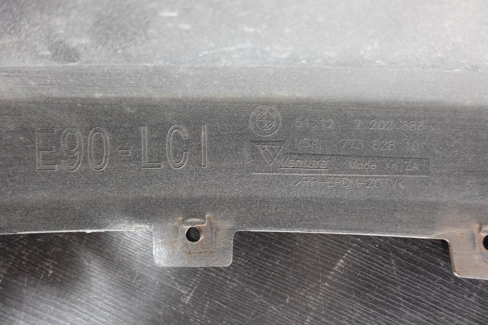 BMW 3er E90 LCI Stoßstange hinten Alpinweiß 300 Baujahr 2010 M19 – Bild 8