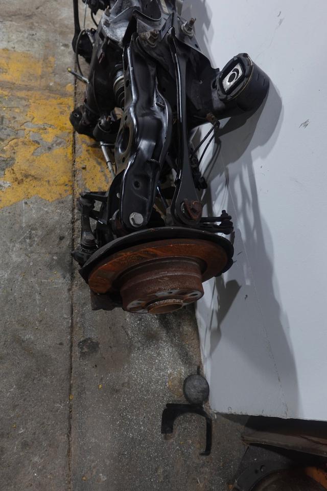 BMW 1er F20 Hinterachse Differential Antriebswellen 2011 N16 – Bild 3
