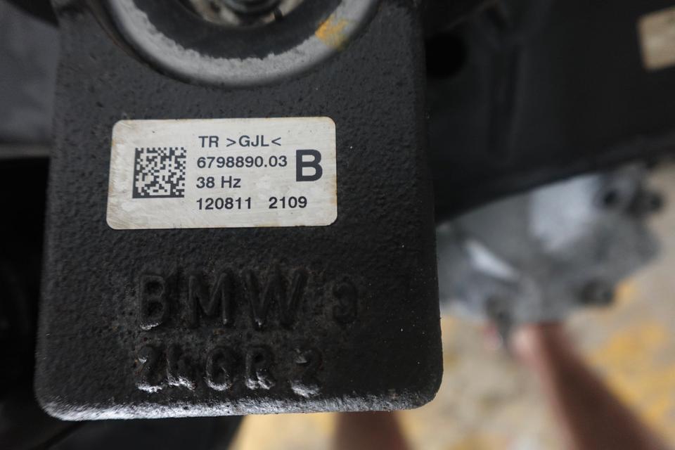 BMW 1er F20 Hinterachse Differential Antriebswellen 2011 N16 – Bild 6