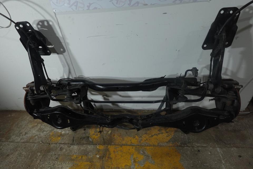VW Golf 6 Hinterachse Achsträger Bremssättel Radnaben 2010 N06 – Bild 2
