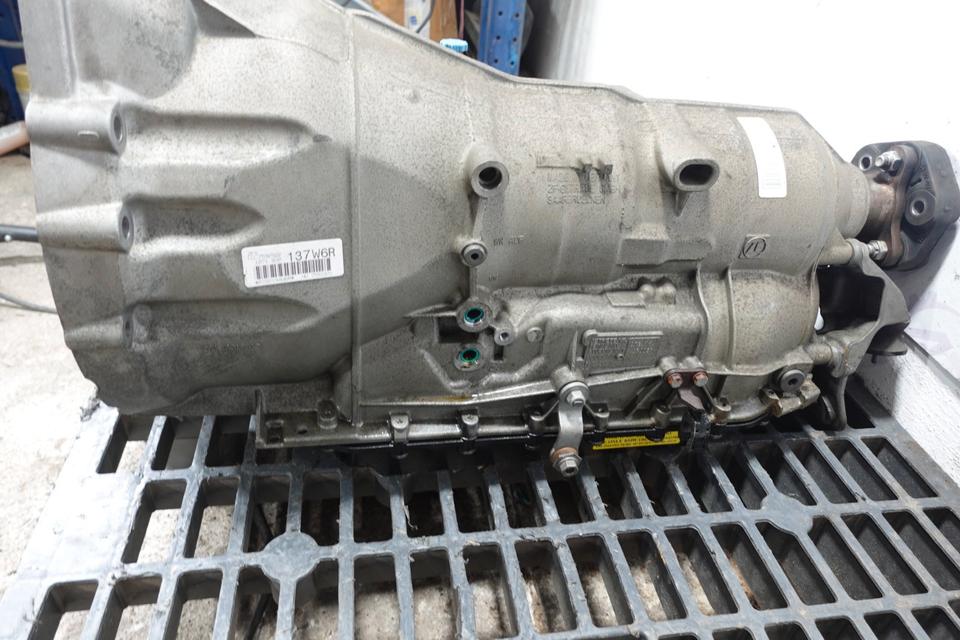 BMW 320i E90 LCI 6-Gang Automatikgetriebe ZF 2010 M02 – Bild 4