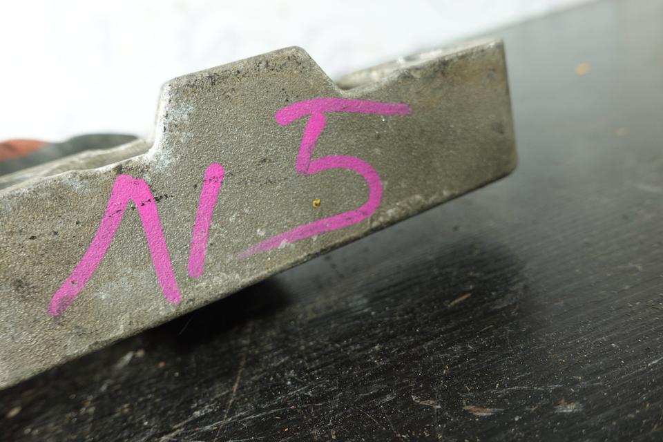 Audi A3 8P 2010 Motorhalter Aluminium Halterkonsole N05 – Bild 5