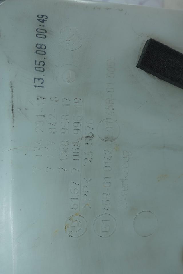 Titel: BMW 1er E87 Wischwasserbehälter 61677068996 Pumpen M31 – Bild 6