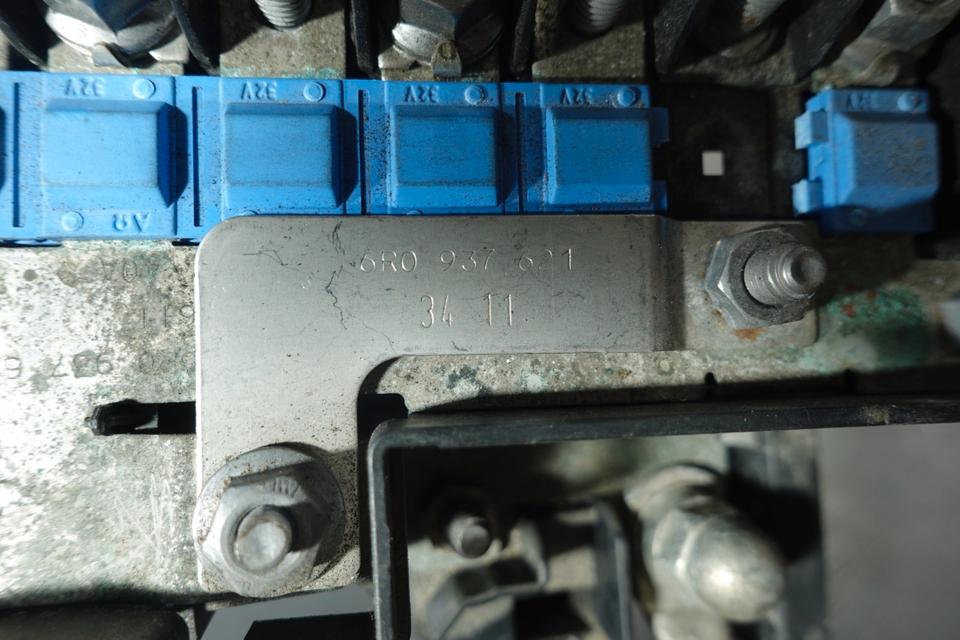 VW Polo 6R Batteriesicherungskasten Sicherungsträger Halter 25 – Bild 2