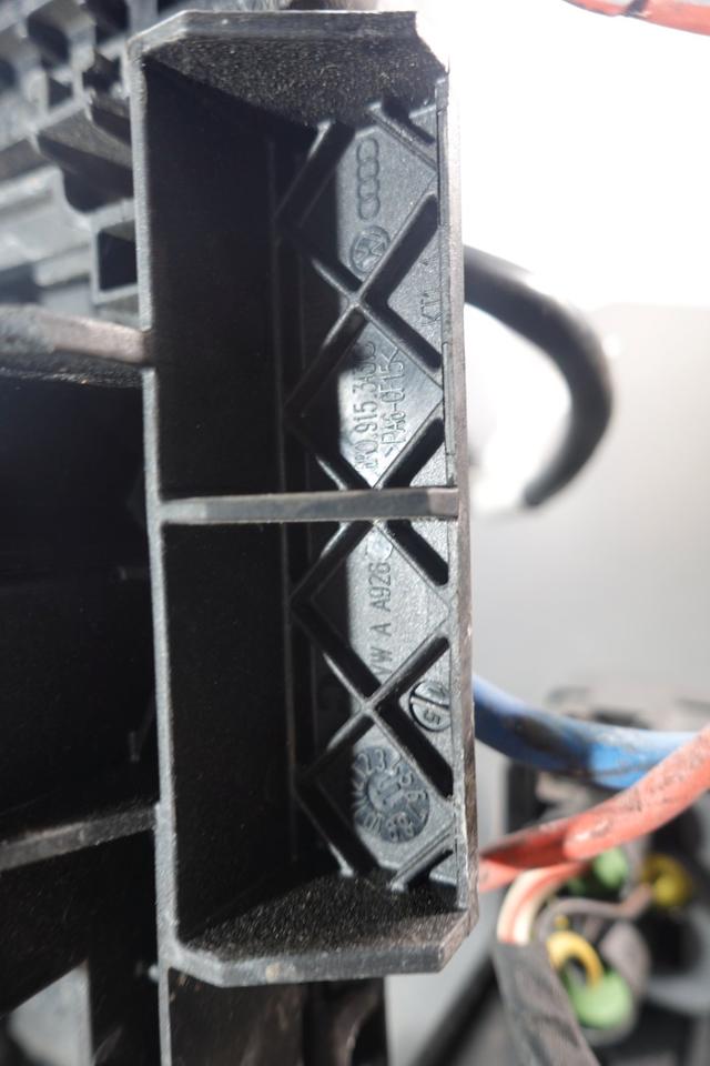 VW Polo 6R Batteriesicherungskasten Sicherungsträger Halter 25 – Bild 9