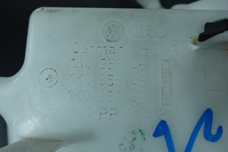 VW Touran 1T Wischwasserbehälter Scheibenwaschbehälter Pumpe M39 – Bild 5