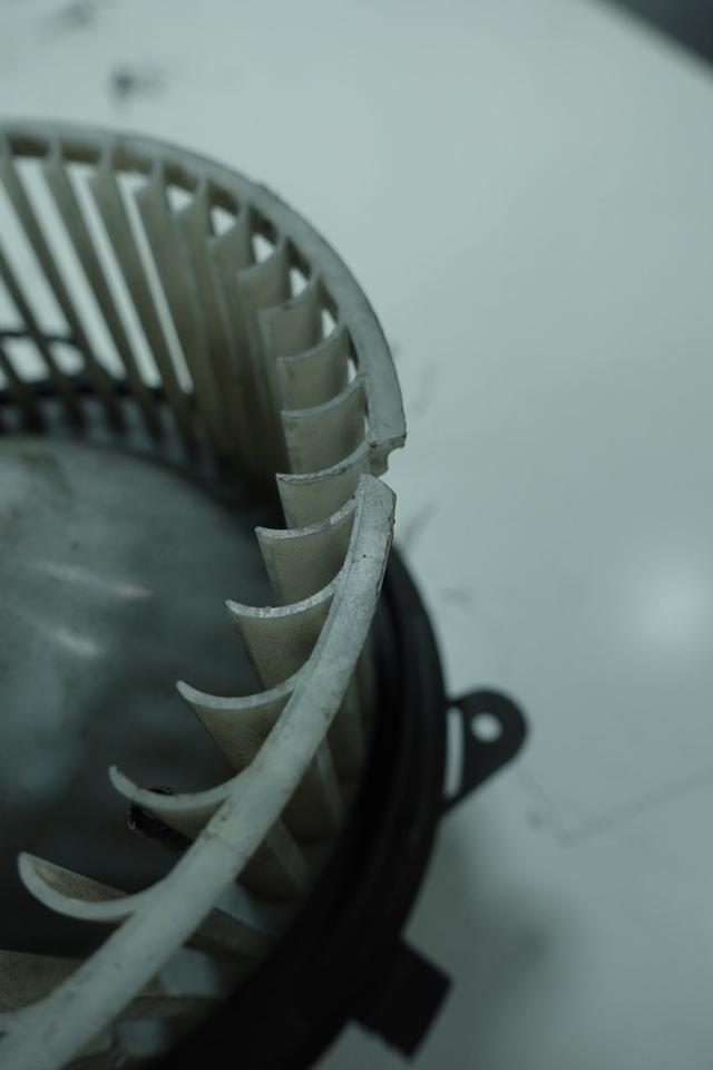C-Klasse C180 W204 S204 Gebläsemotor Innenraumlüfter N18 – Bild 4