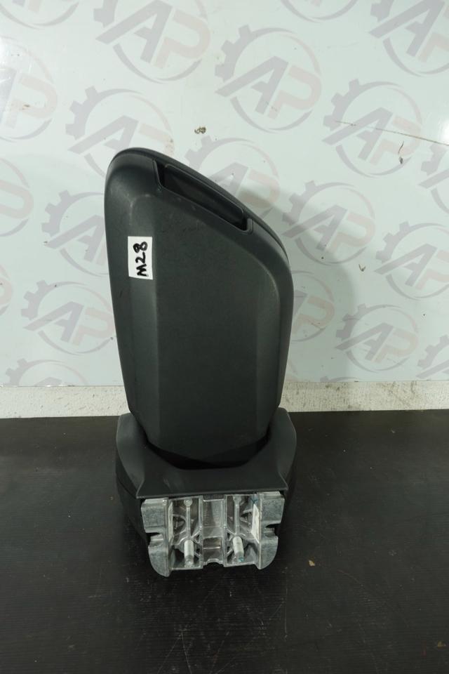 BMW 2er F45 Active Tourer Armlehne Mittelarmlehne schwarz M28 – Bild 5