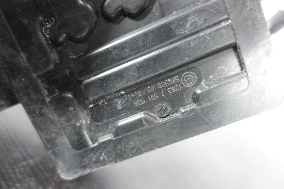 BMW 5er F10 F11 Pluspol Stromverteiler Batterie 2010–2017 M32 – Bild 2