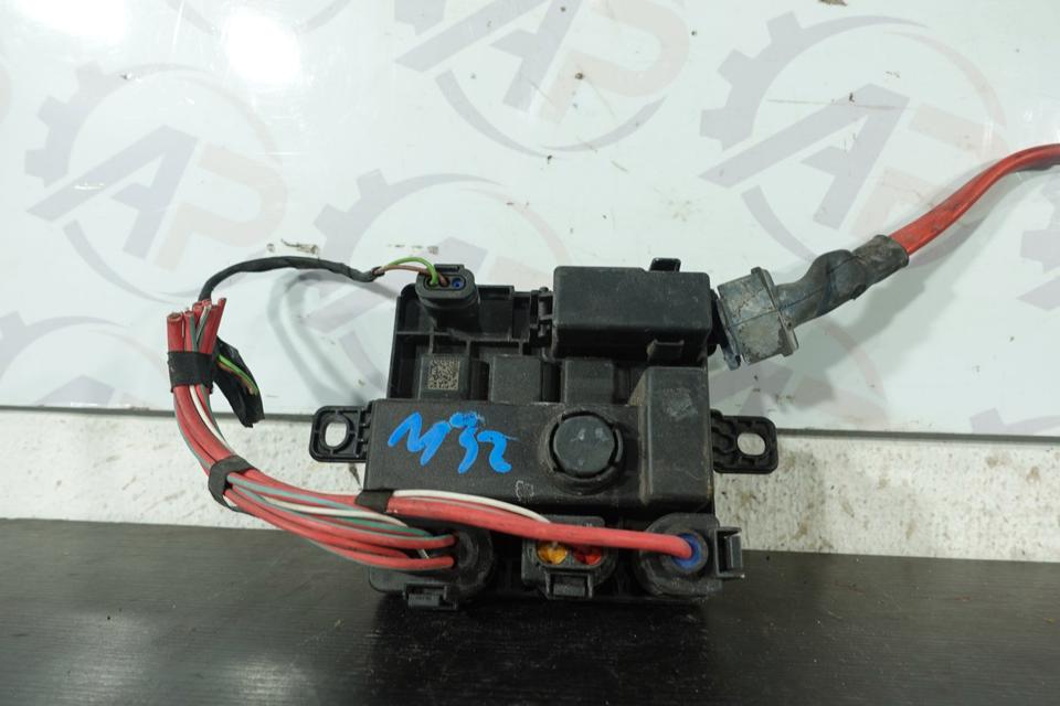 BMW 5er F10 F11 Pluspol Stromverteiler Batterie 2010–2017 M32 – Bild 6