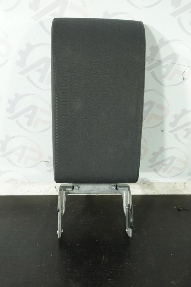 VW Touran 1T Mittelarmlehne Armlehne vorne Stoff Schwarz 2006 M39 – Bild 5