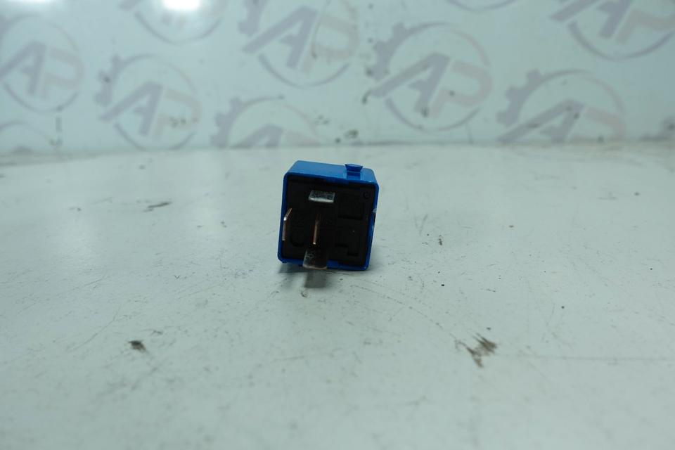 BMW 1er F20 Relais blau 6915327 Tyco M01 – Bild 2