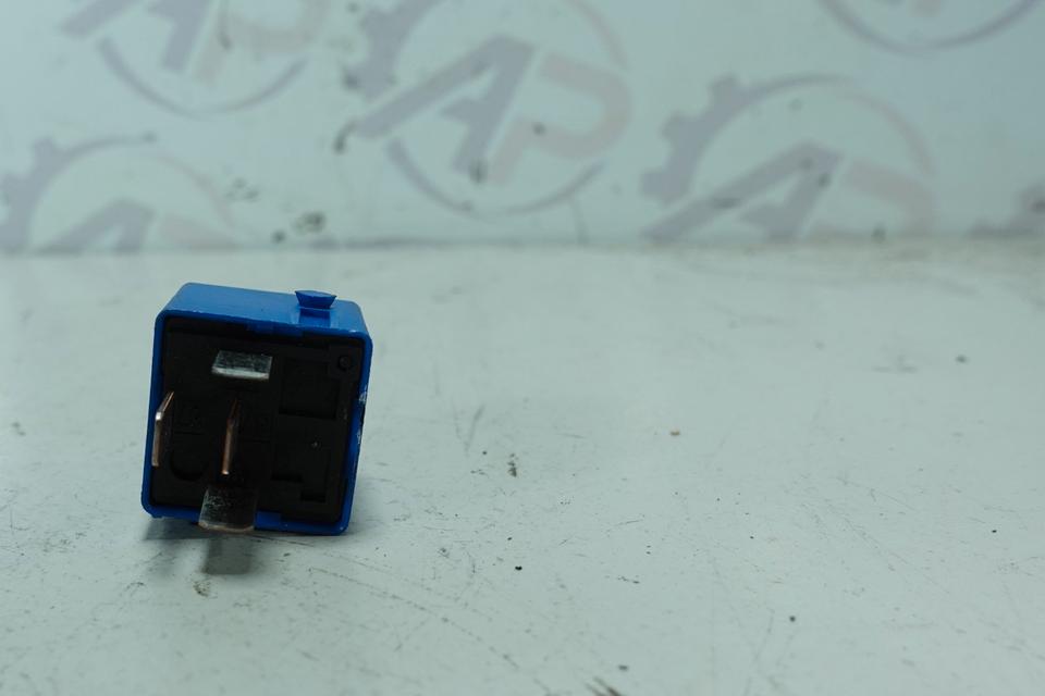BMW 1er F20 Relais blau 6915327 Tyco M01 – Bild 3