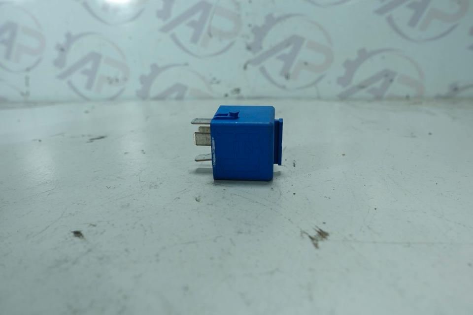 BMW 1er F20 Relais blau 6915327 Tyco M01 – Bild 4