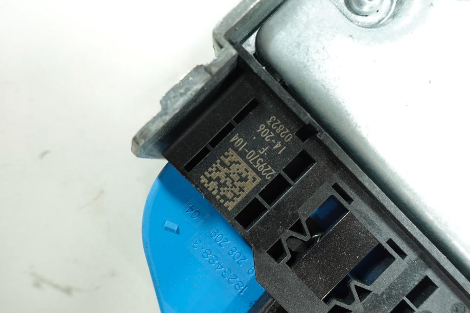 BMW 2er F45 Airbagsteuergerät 9353046 TRW M30 – Bild 7