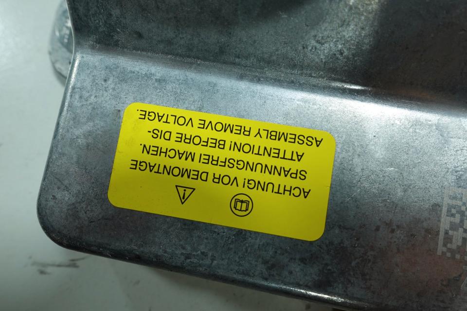 BMW 2er F45 Airbagsteuergerät 9353046 TRW M30 – Bild 10
